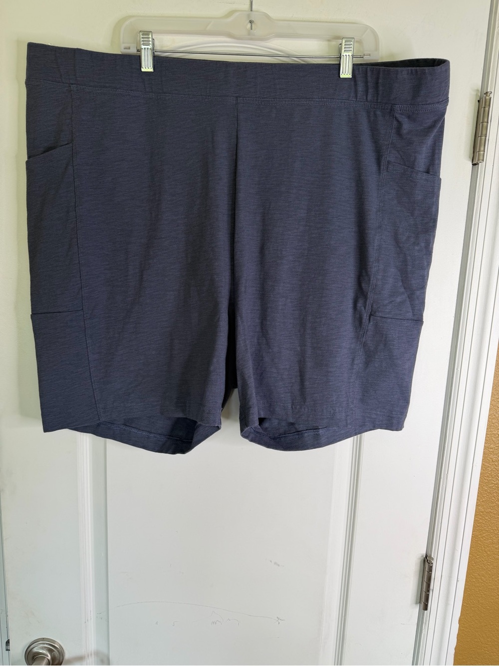 Old Navy Plus Size High Waisted Slub Knit Biker Shorts in Slate/navy. Size 4